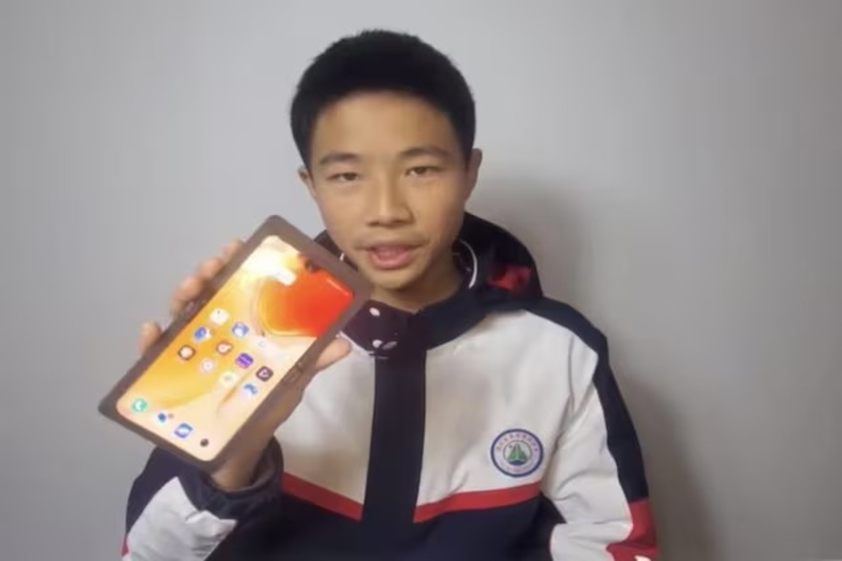 Student Built Own Phone