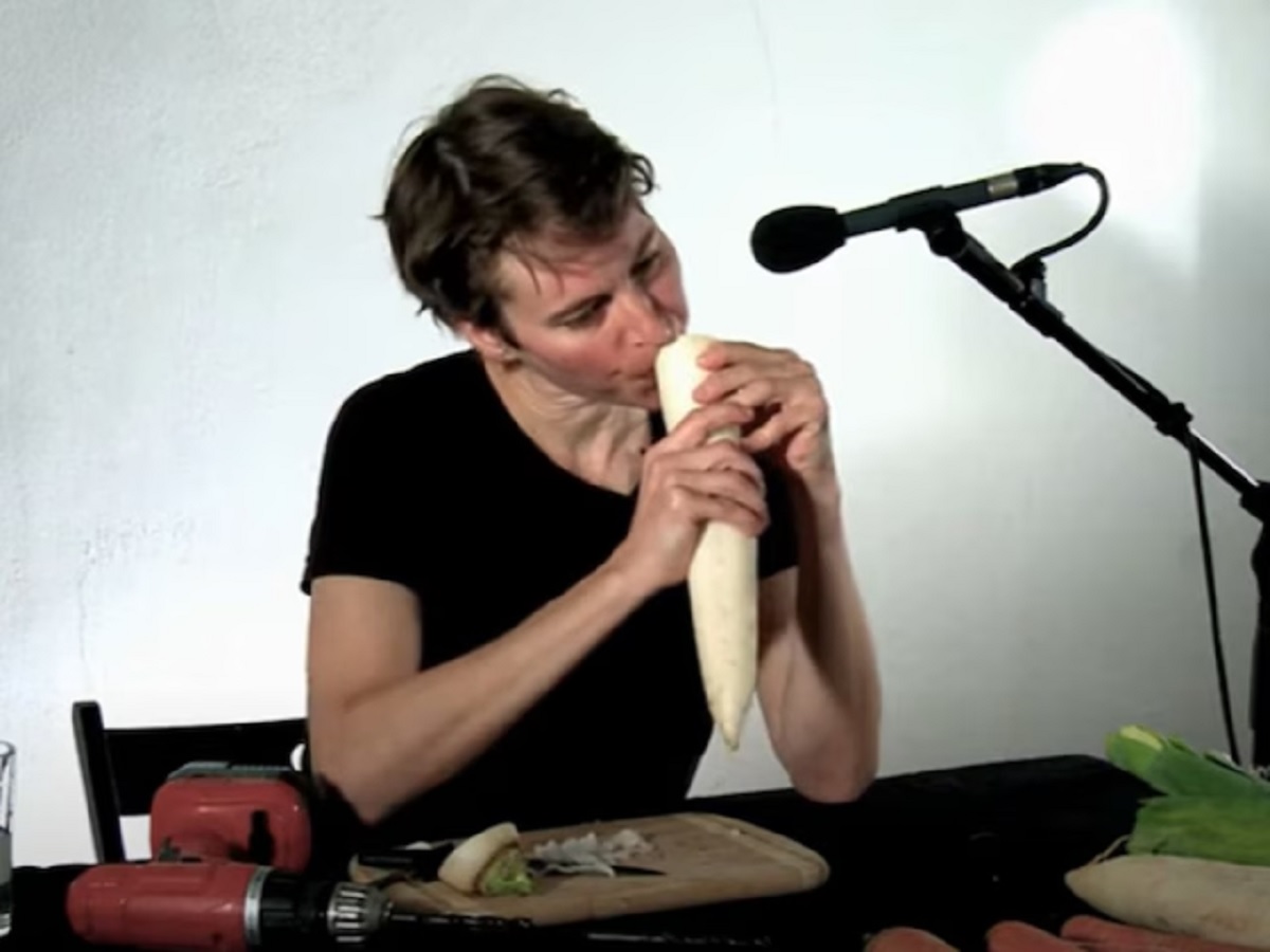 Orchestra Plays From Vegetables