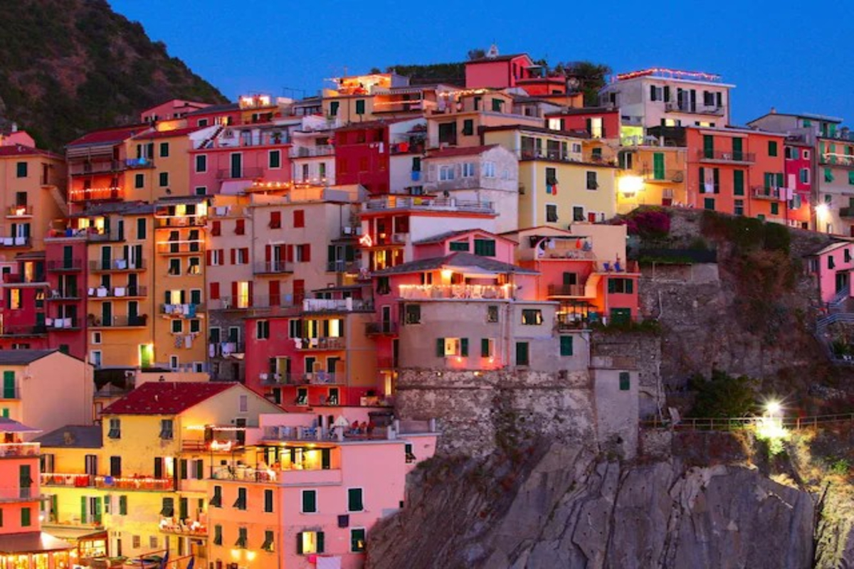 Settle In Italy &Amp; Get ₹93 Lakh