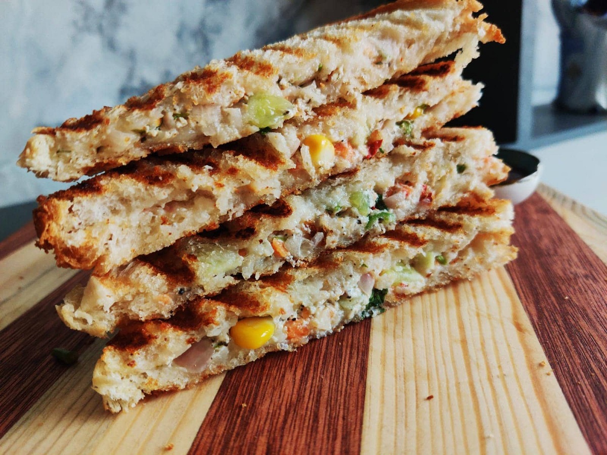 Yogurt Onion Sandwich