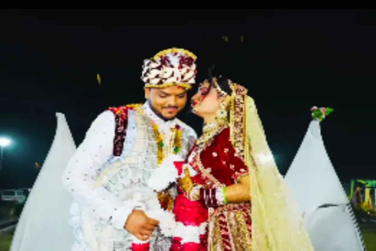 Groom Demands Kiss on Wedding Stage