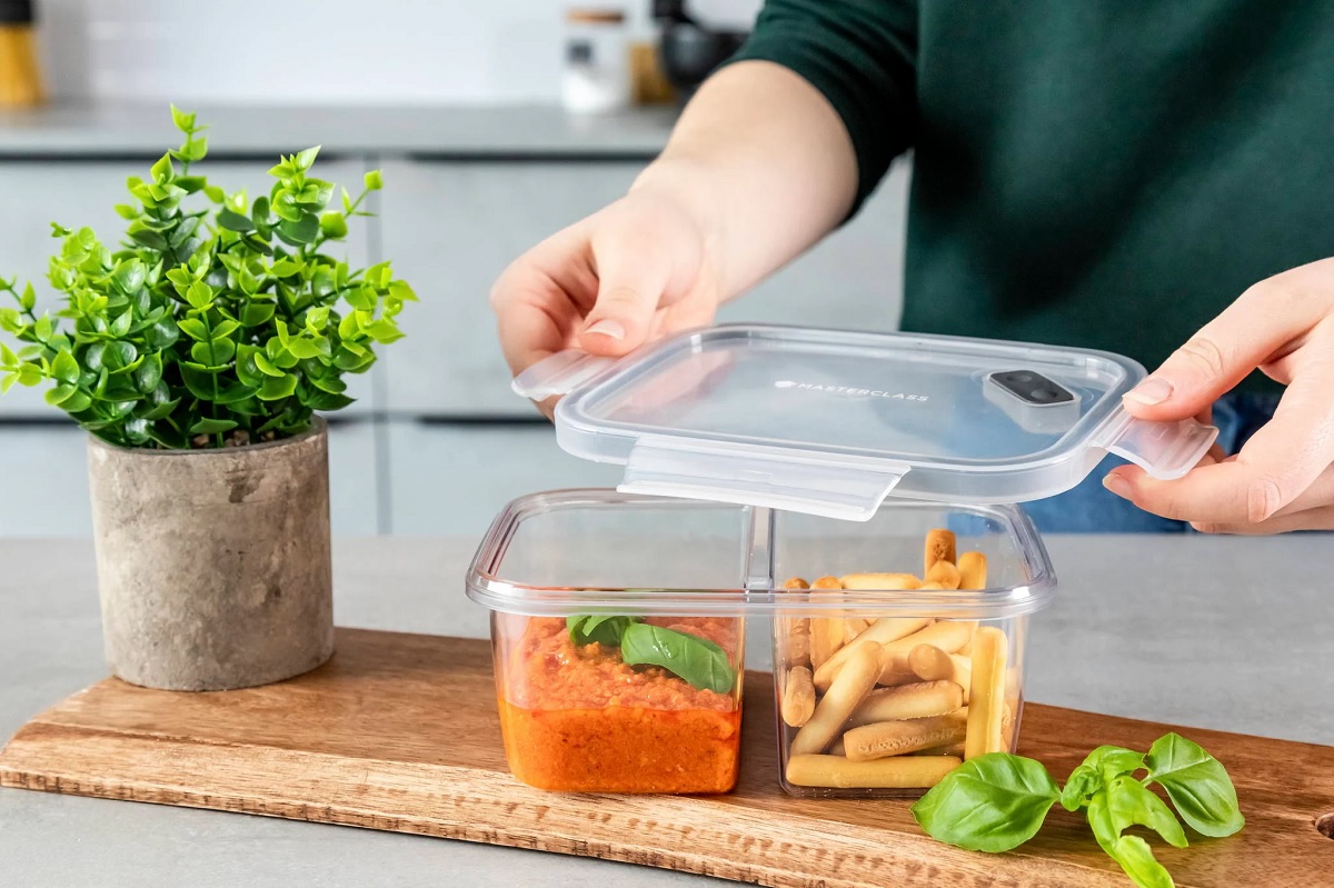 Plastic vs Glass Lunch Box