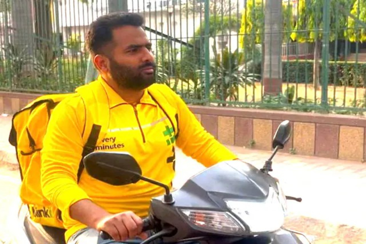 CEO Goes Undercover as Delivery Boy