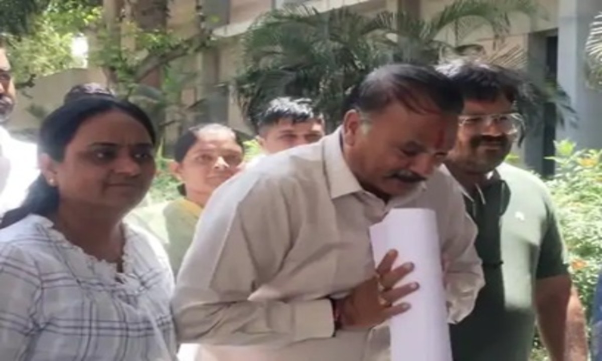 Health workers protest suspended