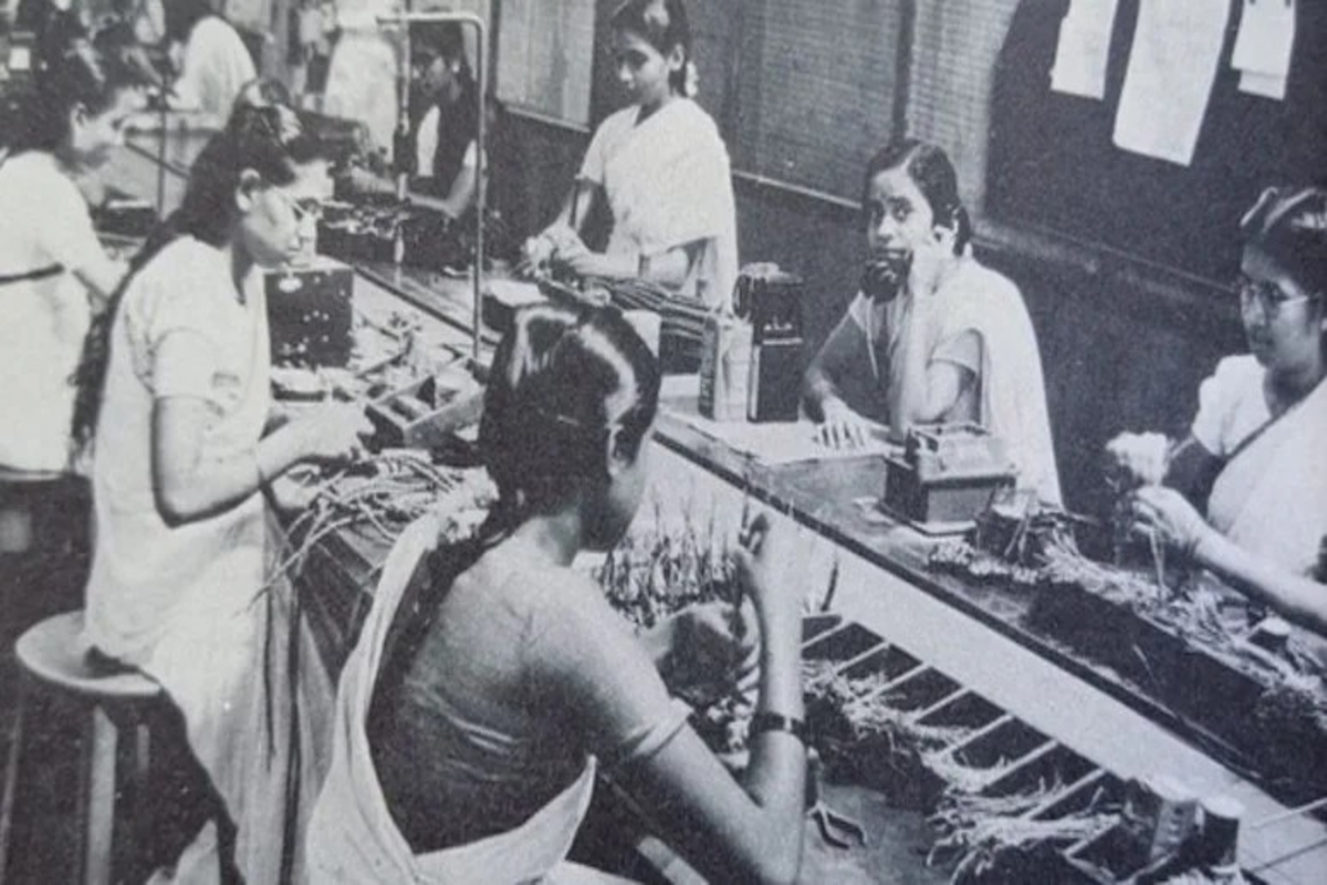 Women assembling telephones India