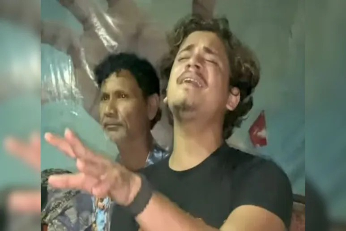 Father son singing duo 90s songs