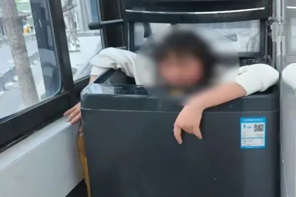 Girl Stuck In Washing Machine