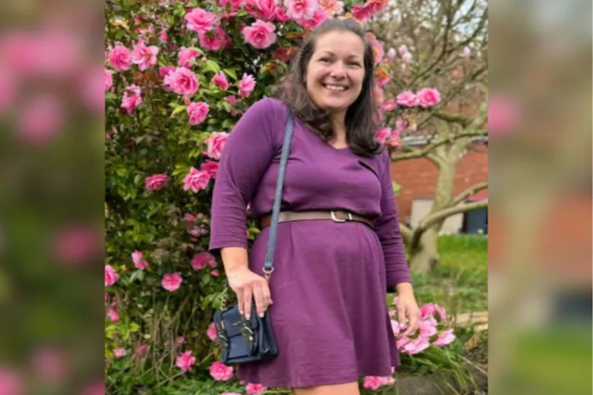 Woman Wears Same Dress For 100 Days