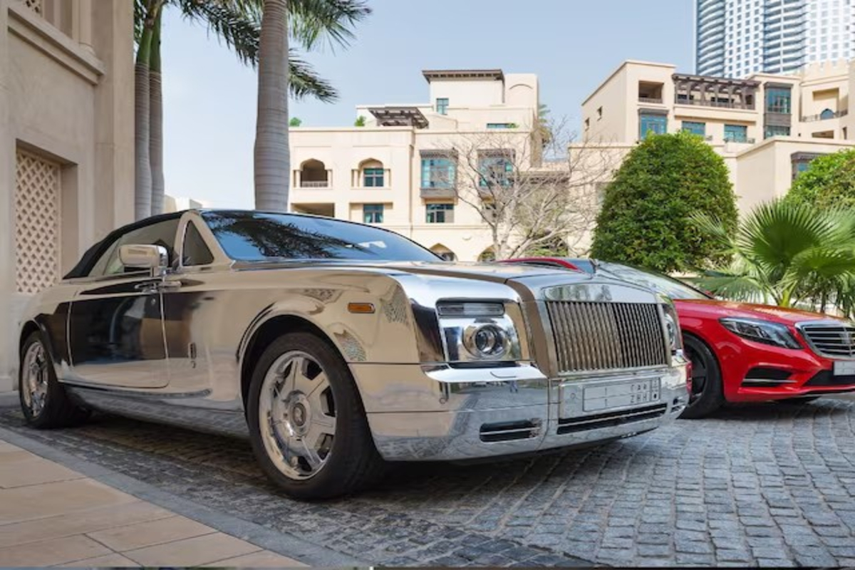 1.8 Crore Car Turned into Taxi