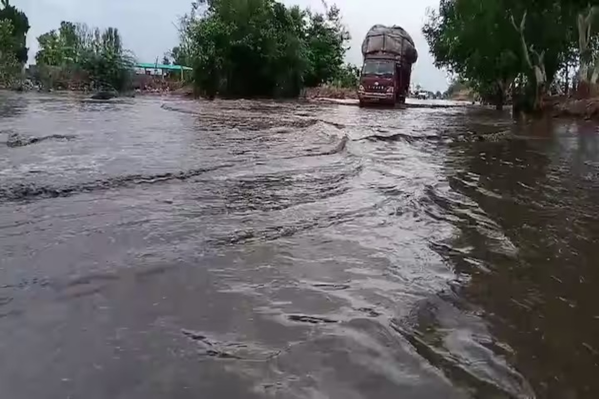Banaskantha unseasonal rain 1