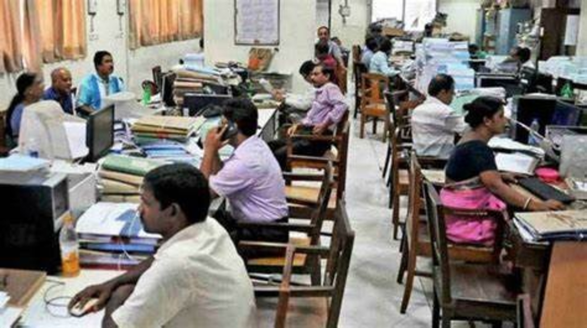 Government Gives Gift Of Rs 10 Lakhs