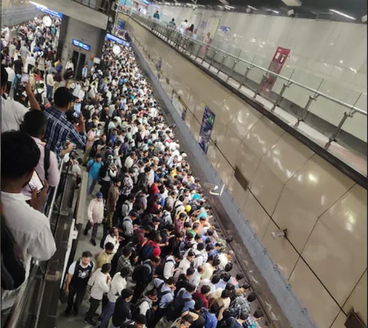 Delhi Metro Passenger Shares Photo Of Huge Crowd