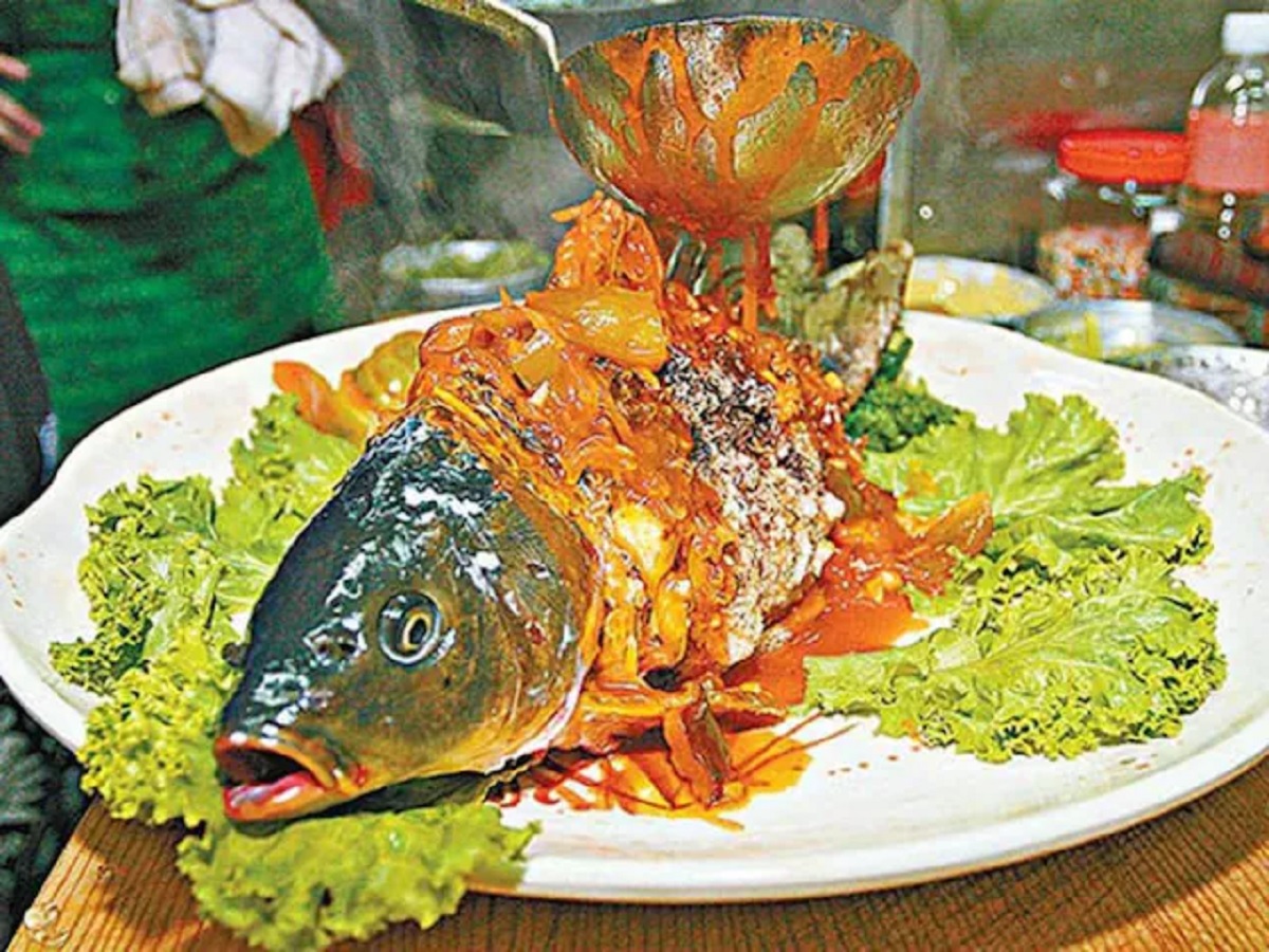 People Eat Strange Dish: