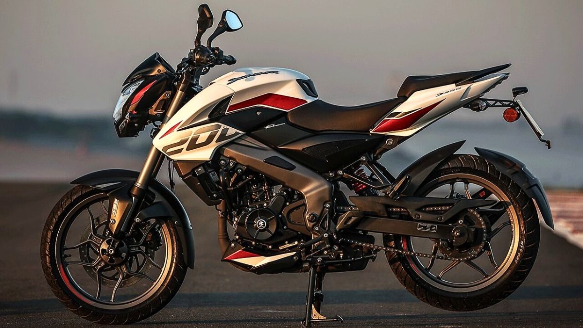 Bajaj Dominar 400.2 Satya Day