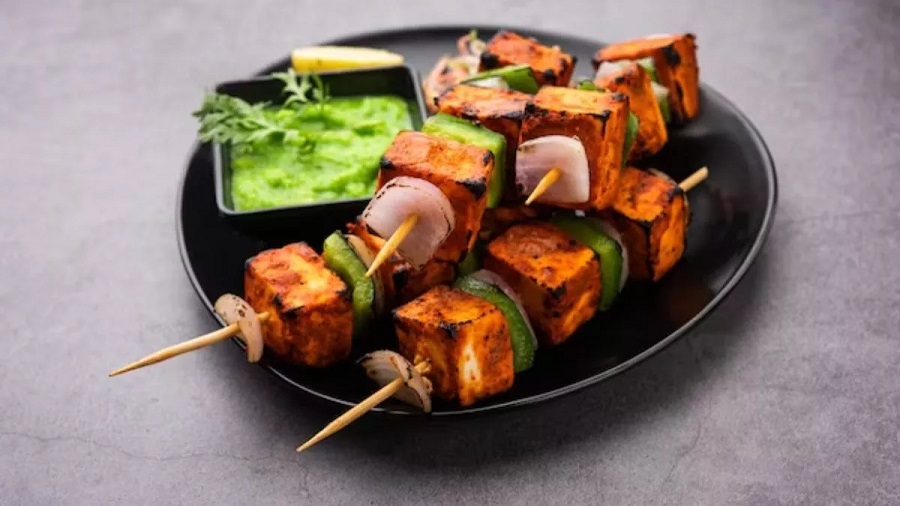 રેસ્ટોરન્ટ જેવો ઉત્તમ સ્વાદ હવે ઘરે, આ રીતે ફટાફટ બનાવો મસાલેદાર પનીર ટિક્કા 3 Paneer Tikka