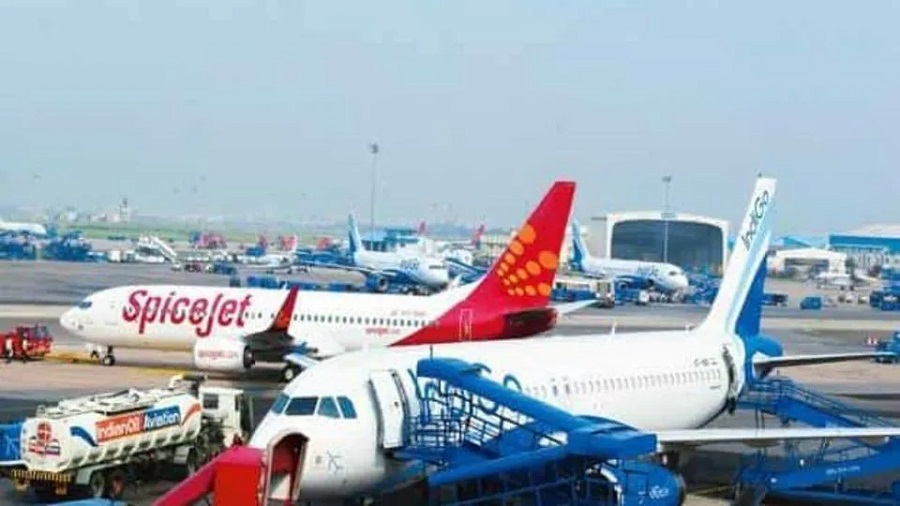 ઈન્ડિગો સંકટ: આસમાને પહોંચેલા હવાઈ ભાડાં પર સરકાર સખ્ત, લાગુ કરાઈ 'ફેર લિમિટ' 3 plan5