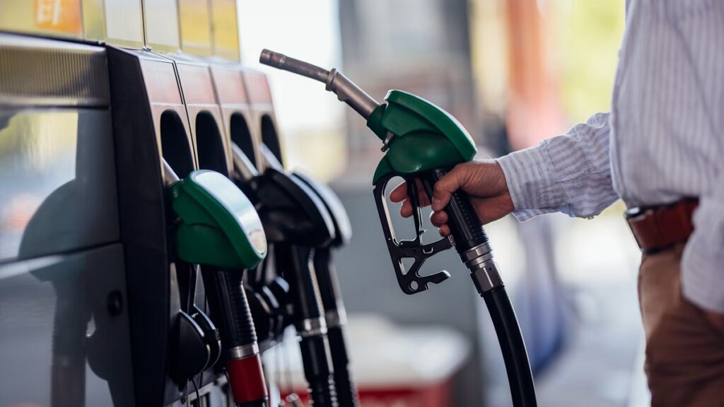 શું આજે પેટ્રોલ અને ડીઝલ સસ્તું થયું છે? 3 Petrol