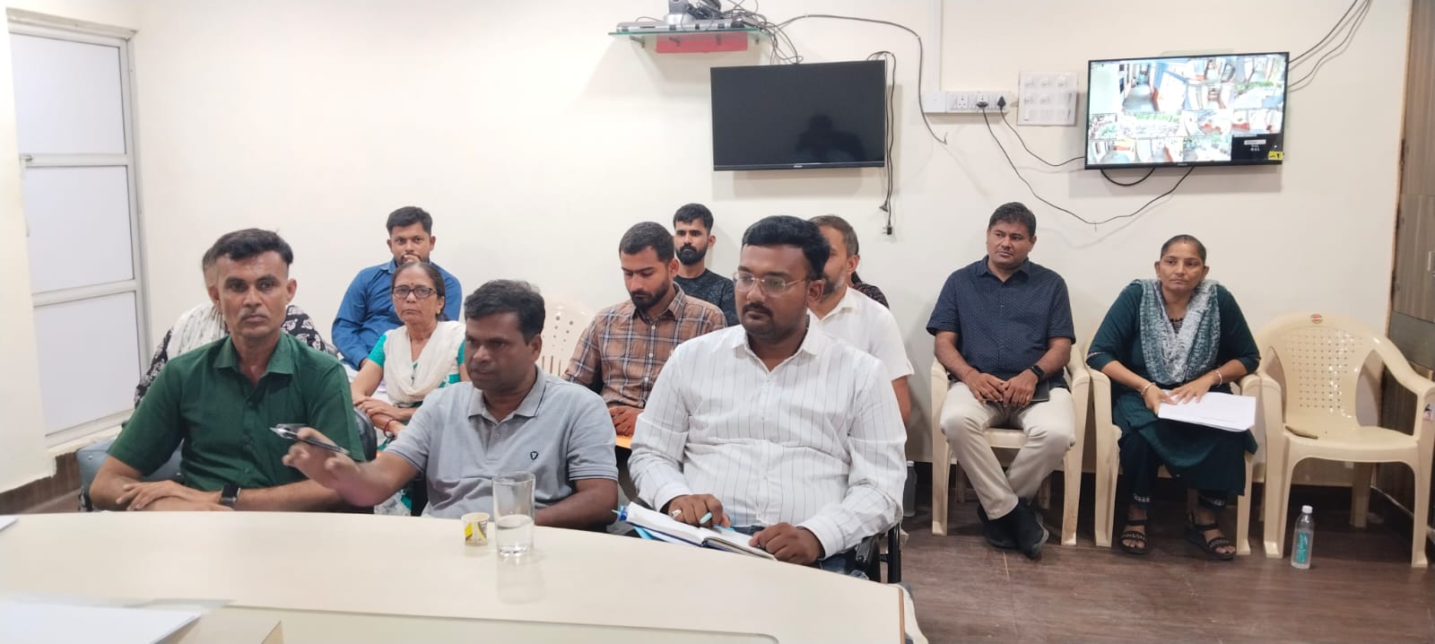 રાપર-લખપત માટે 'માસ્ટર પ્લાન': વહીવટી તંત્રની ગતિવિધિ તેજ 3 WhatsApp Image 2026 06 29 at 6.14.03 PM