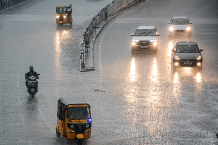 ગરમી અને ઉકળાટમાંથી મળશે રાહત! હવામાન વિભાગની આગાહી: 1થી 3 જુલાઈ દરમિયાન ગુજરાતમાં ધોધમાર વરસાદ 3 rain 1
